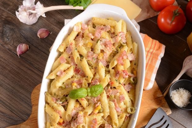 Pasta casserole with ham and corn is a simple and delicious recipe, how to cook step by step