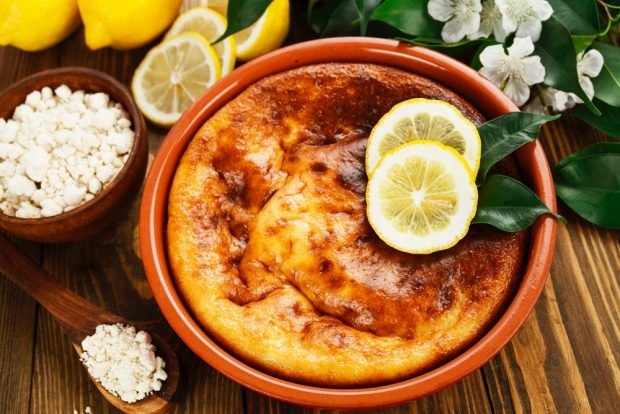 Cottage cheese casserole with lemon in the oven 