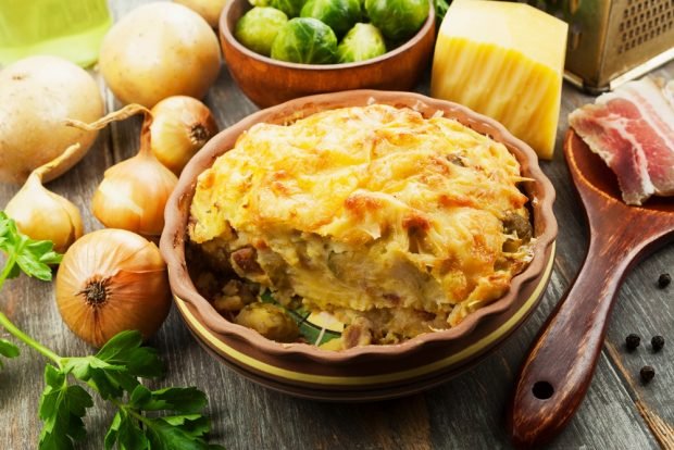 Potato casserole with minced meat and Brussels sprouts