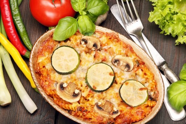 Zucchini casserole with mushrooms and chicken