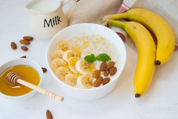 Barley porridge with banana