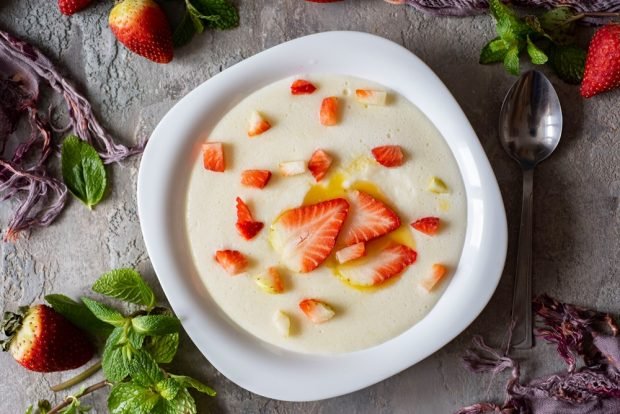 Sweet semolina porridge in a slow cooker 