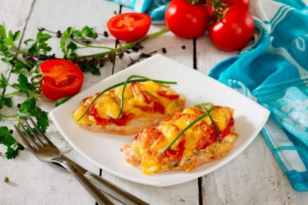 Turkey chops with mayonnaise, tomatoes and cheese in the oven – a simple and delicious recipe, how to cook step by step