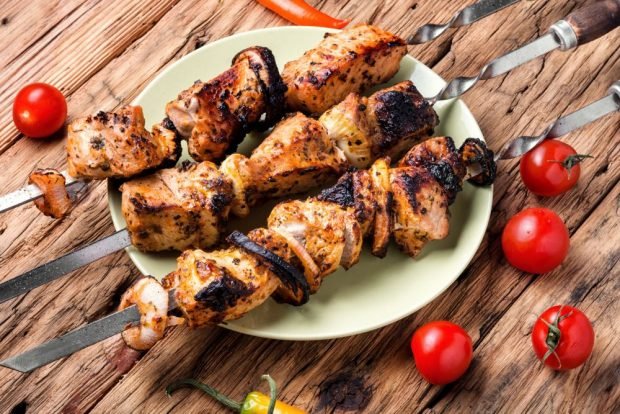 Pork kebab on kefir is a simple and delicious recipe, how to cook step by step