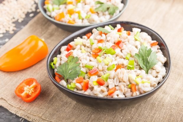 Pearl porridge with vegetables