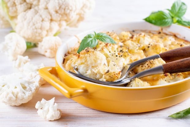 Cauliflower casserole with eggs 