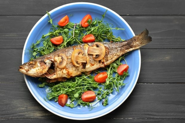 Perch with mushrooms in the oven