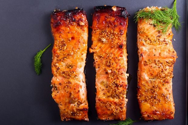 Baked salmon with mustard and honey is a simple and delicious recipe, how to cook step by step