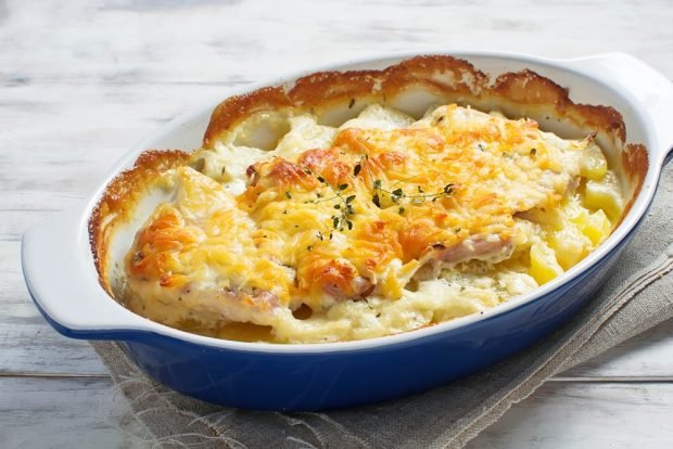 Potato casserole with minced chicken 