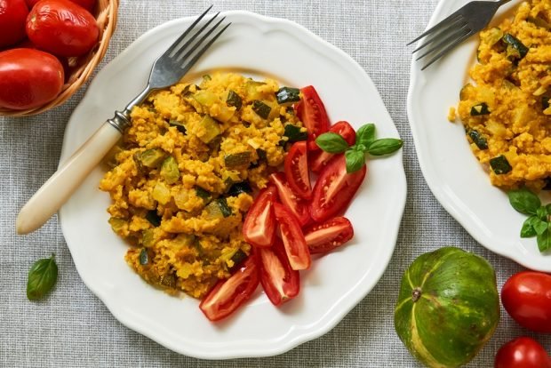 Millet porridge with zucchini 