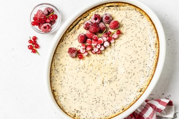 Cottage cheese casserole with poppy seeds