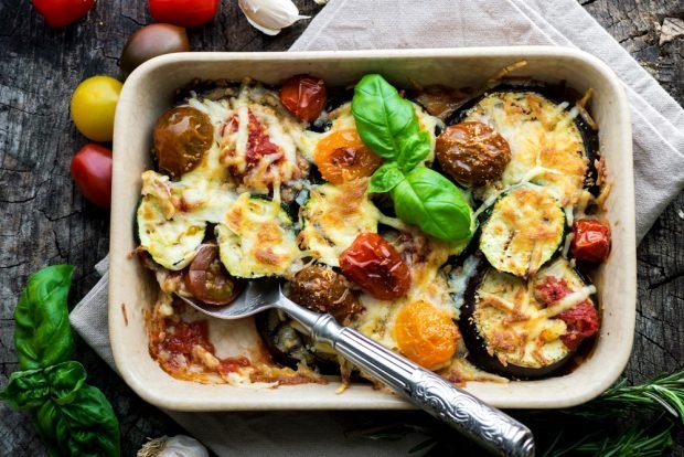 Zucchini casserole with eggplant