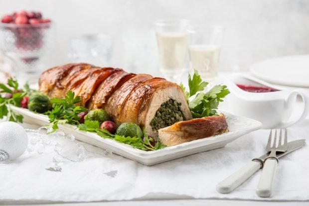 Turkey roll with herbs