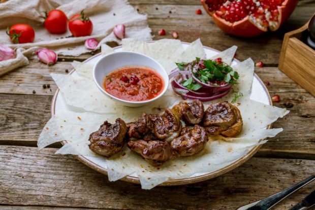 Beef kidney kebab on the grill is a simple and delicious recipe, how to cook step by step