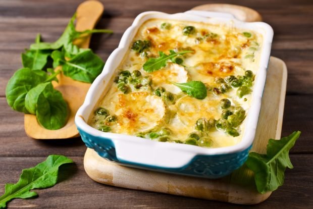 Potato casserole with zucchini and green peas is a simple and delicious recipe, how to cook step by step