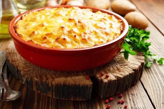 Potato casserole with mushrooms and minced meat