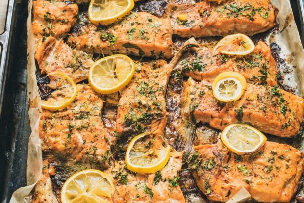 Baked salmon with herbs in the oven