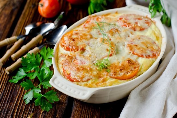 Rice casserole with fish and tomatoes 