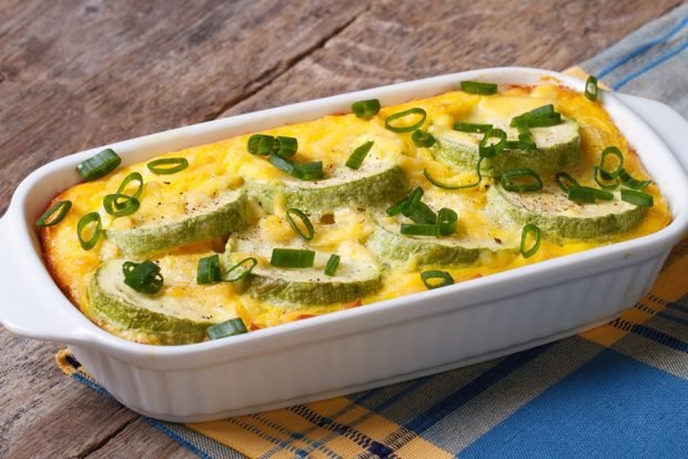 Zucchini casserole with egg 