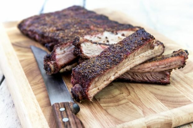 Pork ribs with onion powder and spices