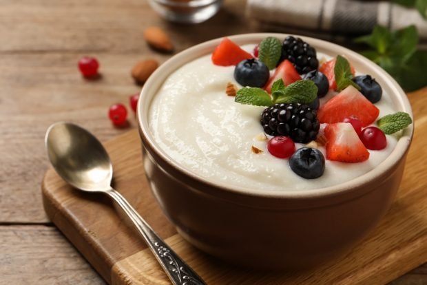 Semolina porridge on water in a slow cooker 