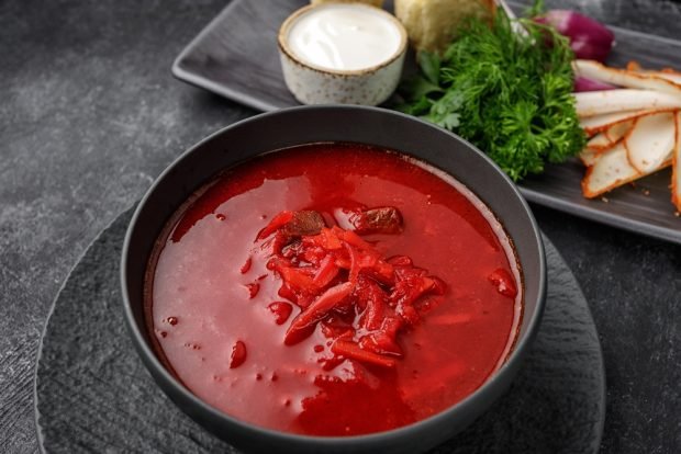 Ukrainian borscht with sauerkraut