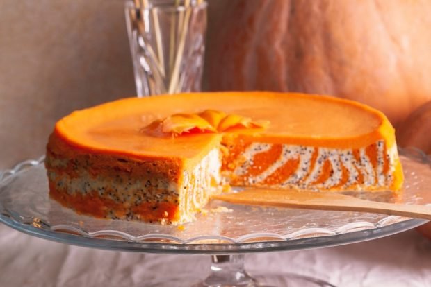 Cottage cheese casserole with pumpkin and poppy seeds