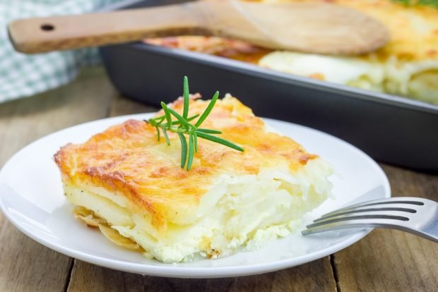 Potato casserole with milk and cheese