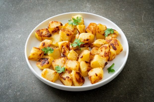 Rustic potatoes in the microwave – a simple and delicious recipe, how to cook step by step