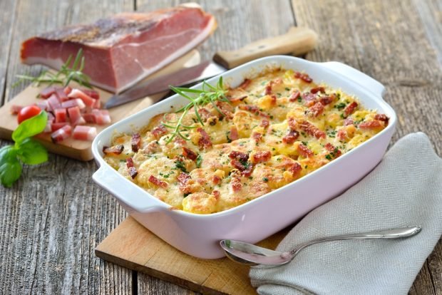 Potato casserole with ham and parmesan