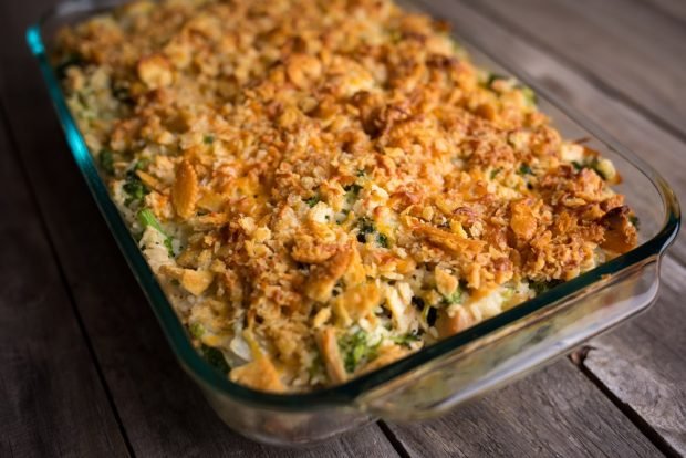 Rice casserole with turkey and broccoli 