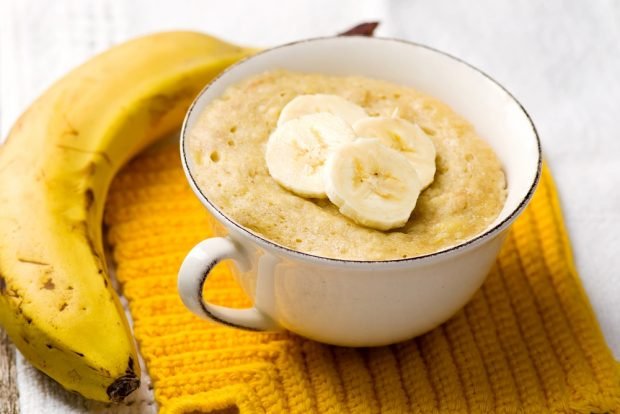 Cottage cheese casserole with banana in a mug