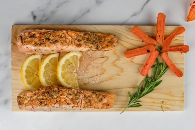 Pink salmon in spices in the oven