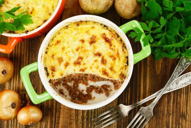 Mashed potato casserole with minced meat