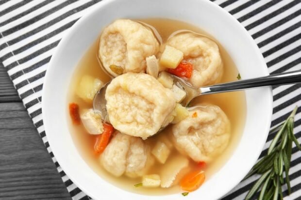 Soup with garlic dumplings