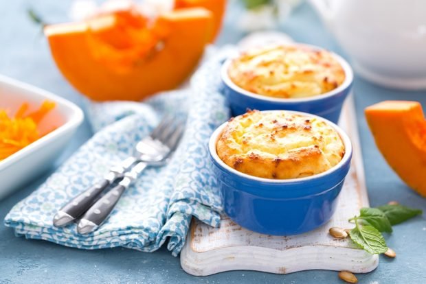 Cottage cheese casserole with pumpkin in the microwave 