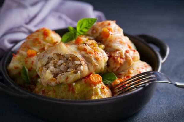 Stuffed cabbage rolls with ground beef and walnuts