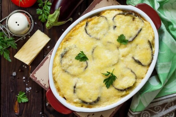 Moussaka with eggplant and minced meat 