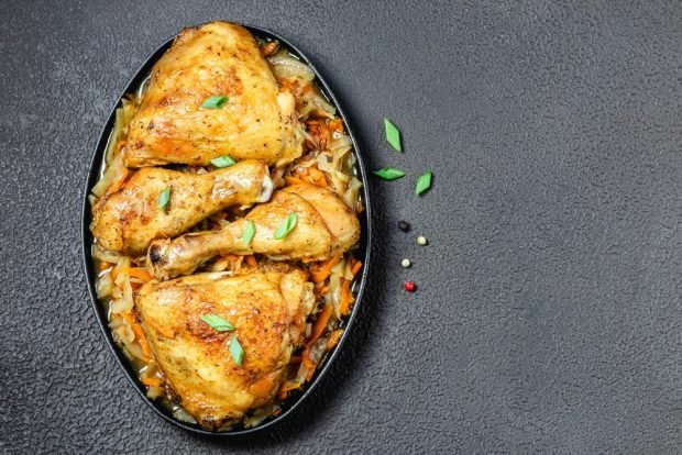 Chicken legs with cabbage 