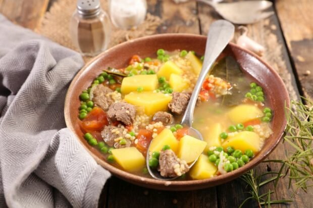 Soup with beef, millet and green peas