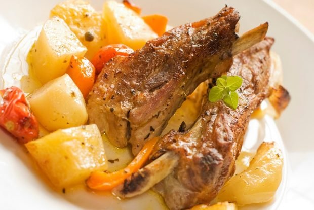 Pork ribs with potatoes in a cauldron on the stove – a simple and delicious recipe, how to cook step by step