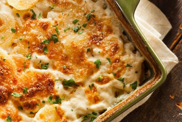 Potato casserole with sour cream and tomato paste