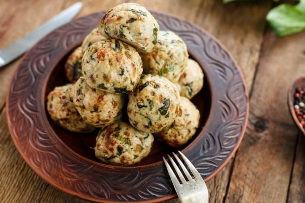 Chicken cutlets with basil