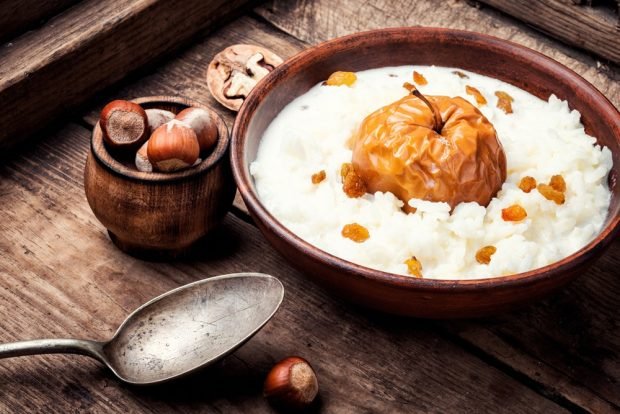 Rice porridge with raisins