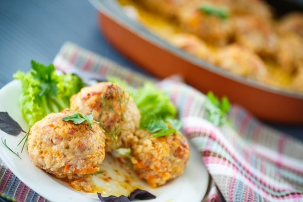 Meatballs with turmeric in milk