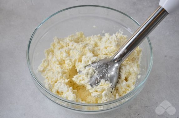 Cottage cheese casserole on yolks: photo of recipe preparation, step 1