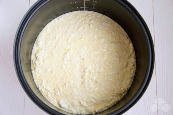 Cottage cheese casserole made of granular cottage cheese: photo of recipe preparation, step 3