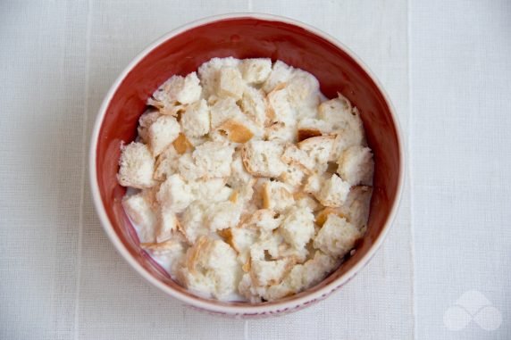 Juicy cutlets on sour cream: photo of recipe preparation, step 1