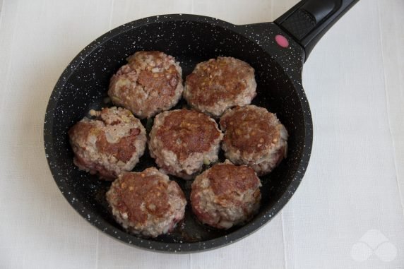 Pork Meatballs with buckwheat: photo of recipe preparation, step 2