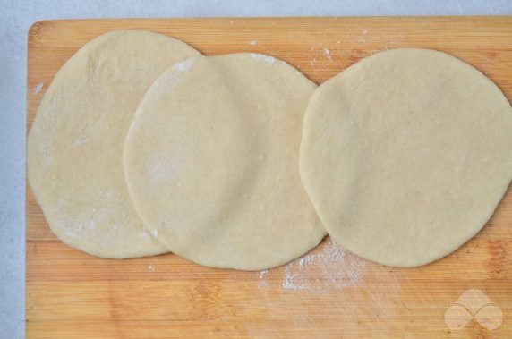 Salmon and potato pies: photo of recipe preparation, step 3